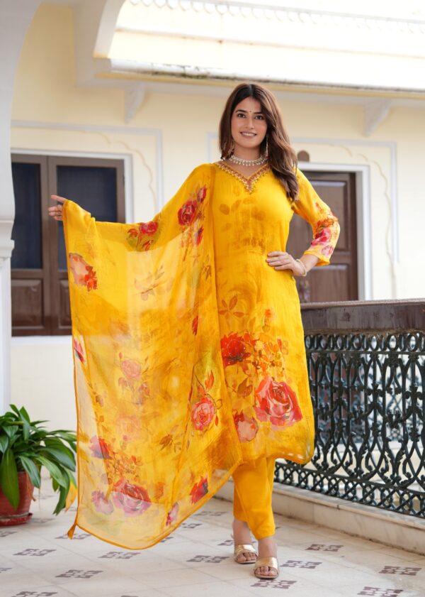 Pure organza kurti with pent and organza dupatta